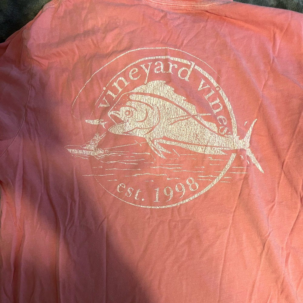 vineyard vines t shirt